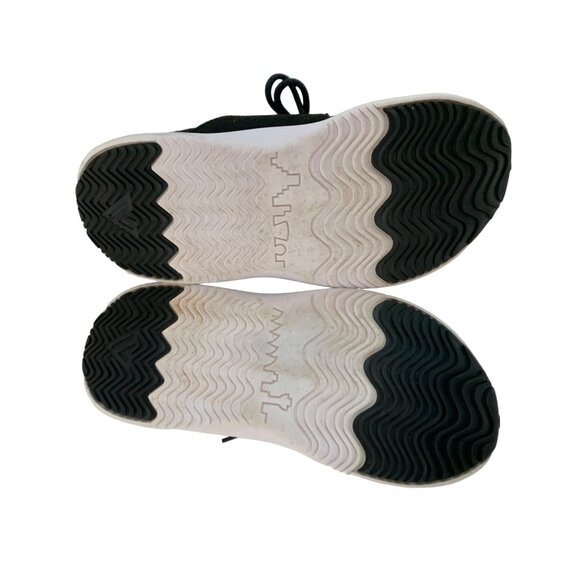 Vessi Everyday Womens Sneakers Size 7 Black  White Knit Lightweight Waterproof - Picture 6 of 9